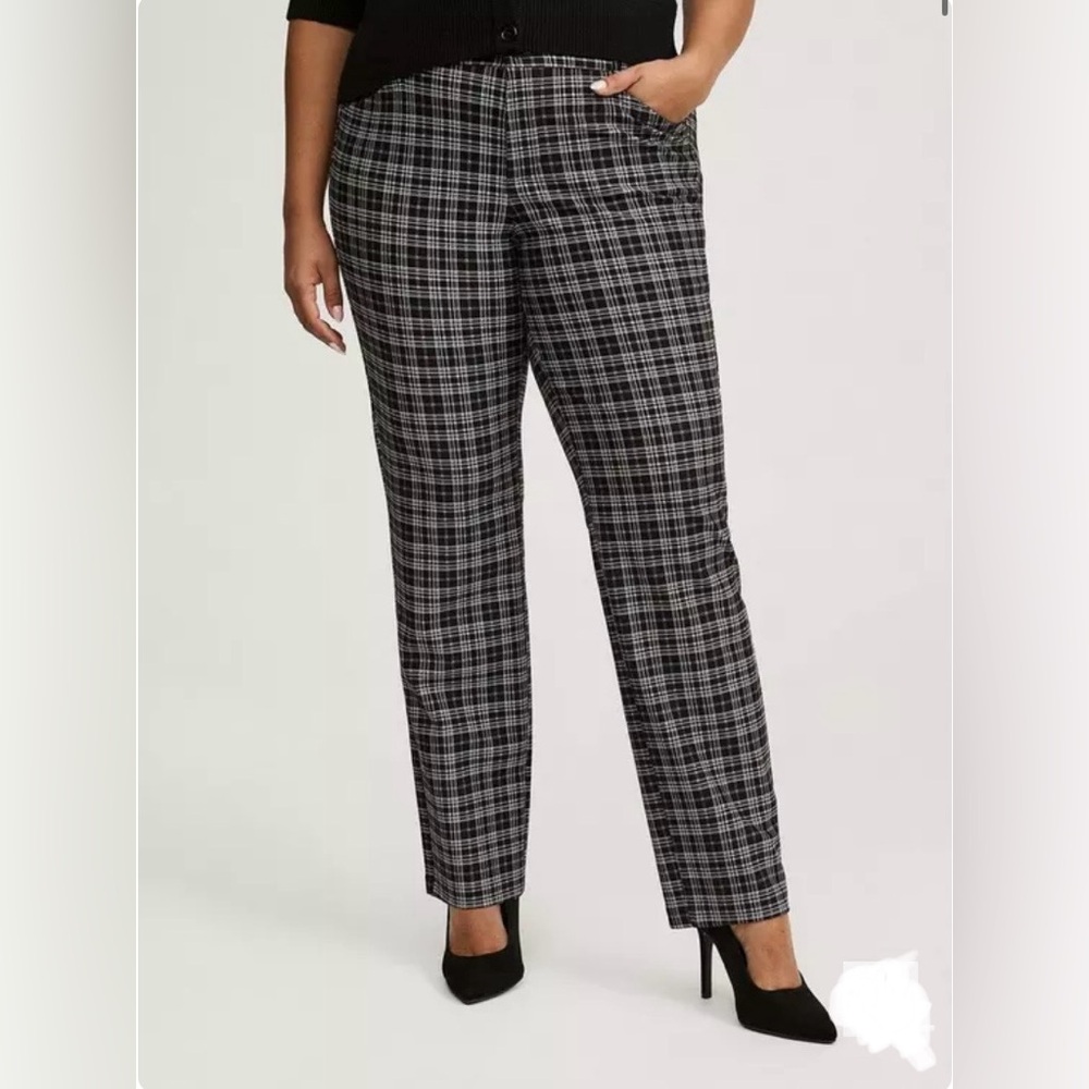 NWT torrid Women’s Trouser Straight Luxe Ponte Pant
Plaid Checkered Chic Comfy